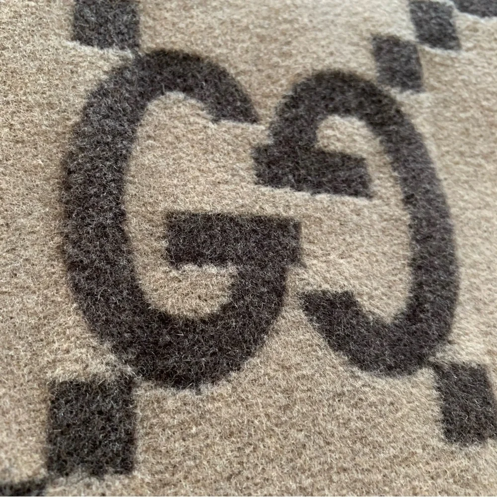 Gucci thick wool throw monogram brown